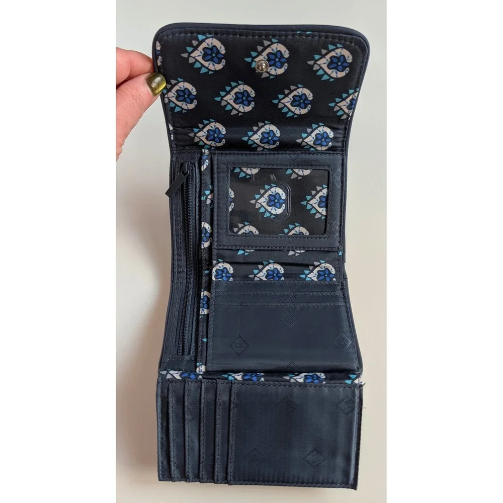 Vera Bradley Quilted Pretty Posies Floral Zip Around Trifold Wallet Navy Blue - Picture 2 of 7